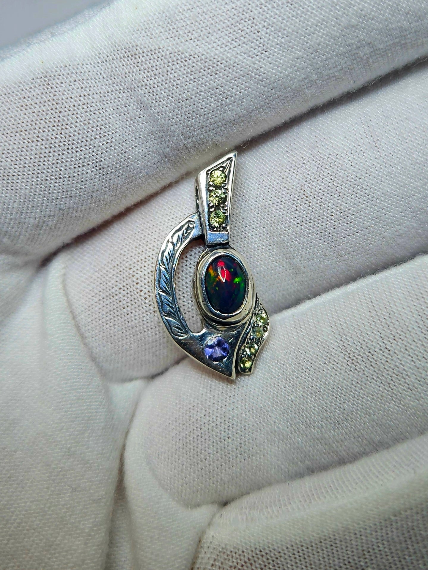 Opal pendant